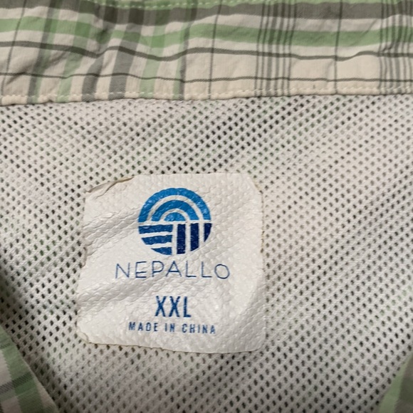 Men’s XXL Nepallo green and gray plaid button down short sleeve shirt - Picture 3 of 6